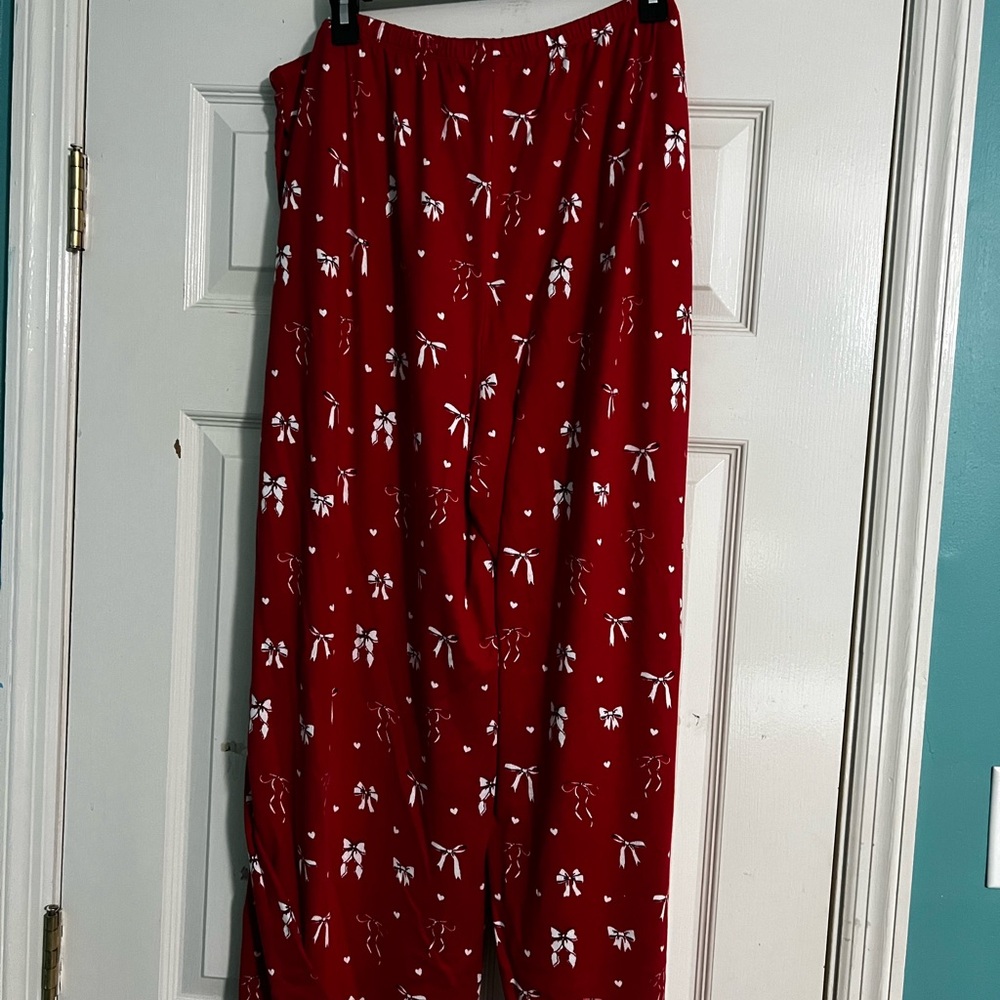 AE Luxe Plush Long-Sleeve & Pant PJ Set - Picture 6 of 10